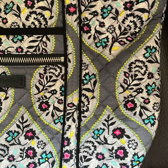 Vera Bradley small vera tote style floral handbag - Picture 3 of 9